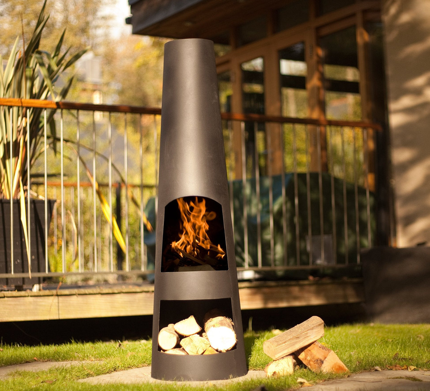 La Hacienda Circo Modern Steel Chiminea – Black
